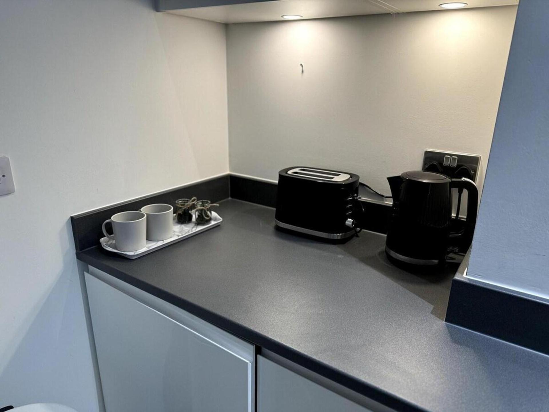 Cozy Bracknell Apartment With Modern Amenities المظهر الخارجي الصورة