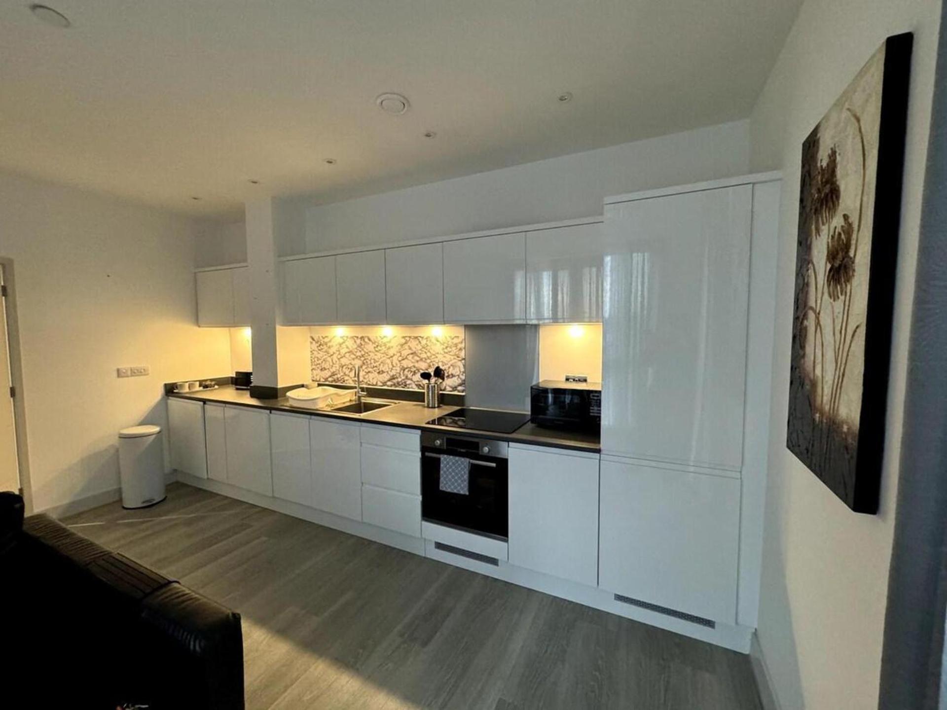 Cozy Bracknell Apartment With Modern Amenities المظهر الخارجي الصورة